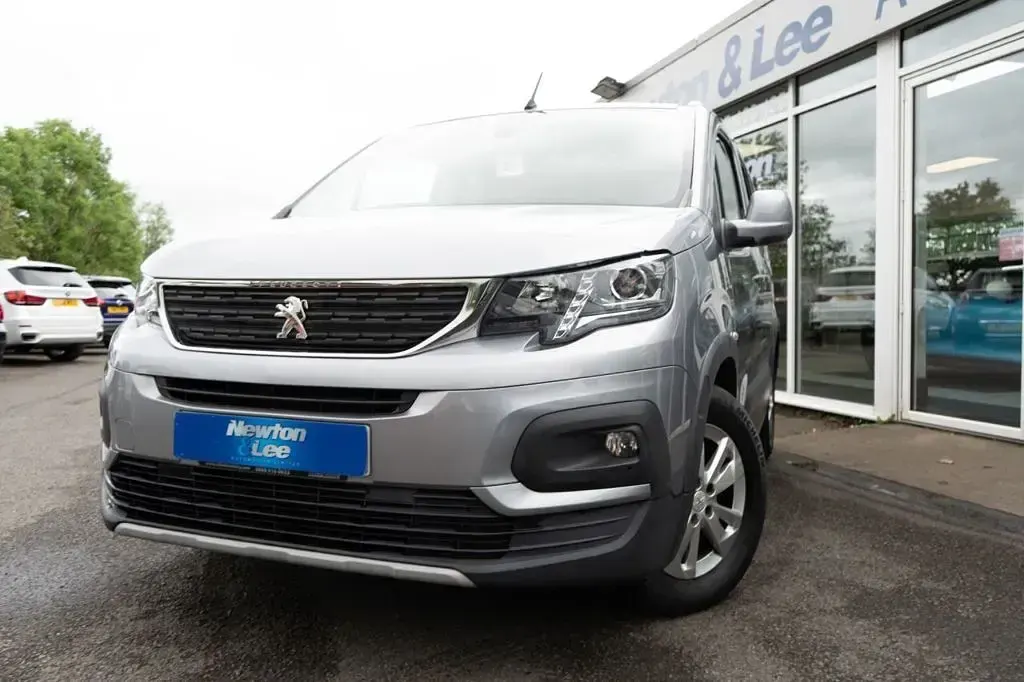 Used Peugeot Rifter Allure 100 HP (73 kW) 2020 Grey MPV