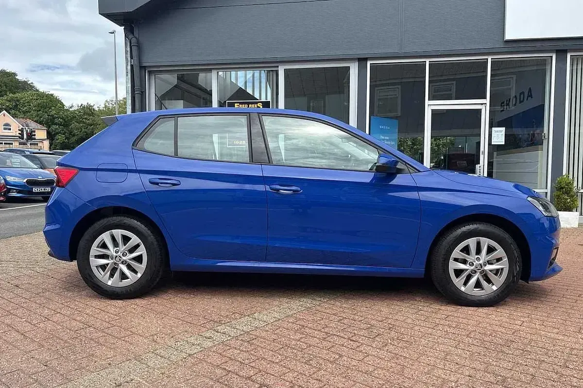Used Skoda Fabia Comfort 70 HP (51 kW) 2024 Energy blue Hatchback