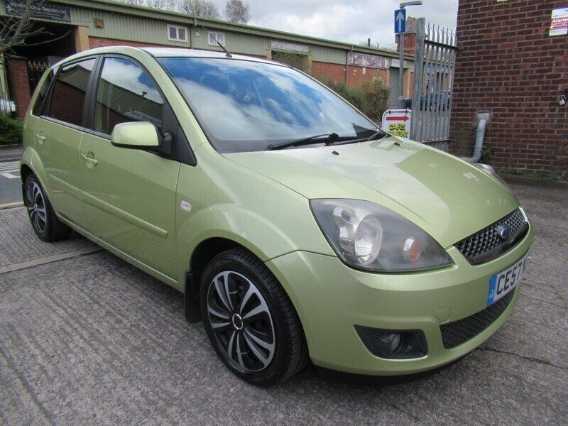 Green Used 2007 Ford Fiesta Zetec Hatchback | £1,995 (Fair price) - Image 1/4