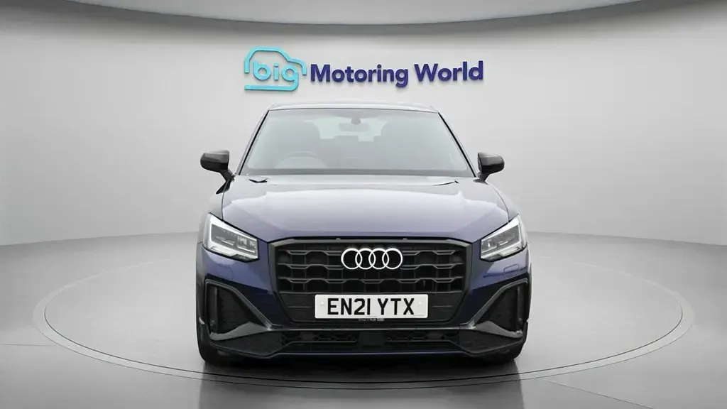 Używany Audi Q2 Black Edition 150 KM (110 kW) 2021 Niebieski SUV