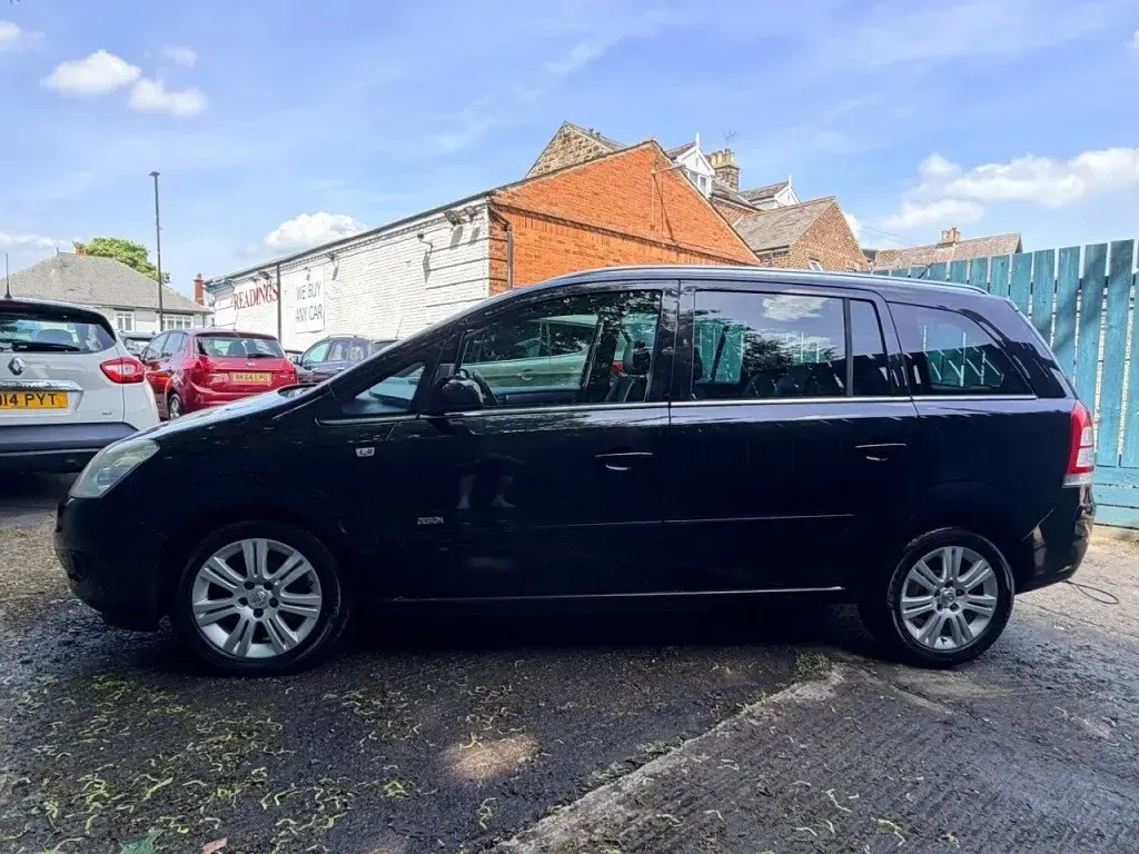 Used Vauxhall Zafira Design Edition 120 HP (88 kW) 2009 Black MPV