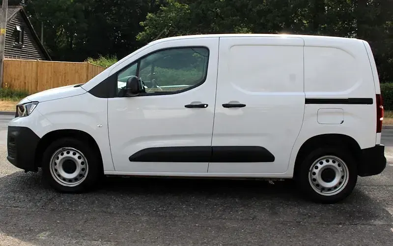 Used Peugeot Partner Premium 131 HP (96 kW) 2023 White MPV