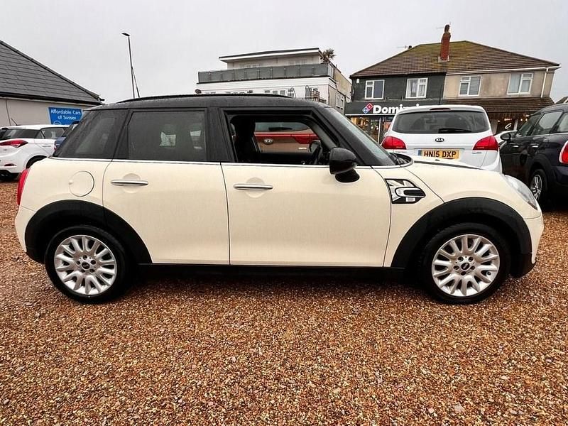 Used Mini Cooper Hatch 136 HP (100 kW) 2015 White Hatchback