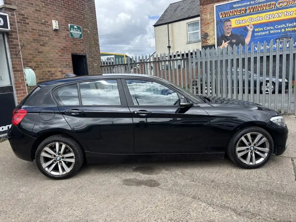 Używany BMW 118 Sport Line 2016 Czarny Hatchback