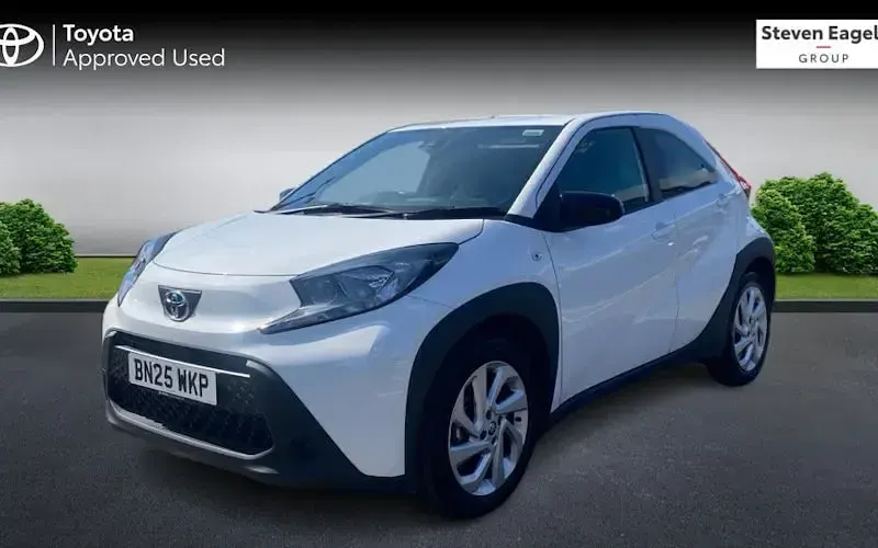 Used Toyota Aygo X PURE 72 HP (52 kW) 2025 White SUV