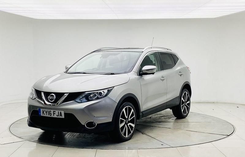 Used Nissan Qashqai Tekna 130 HP (95 kW) 2016 Silver SUV