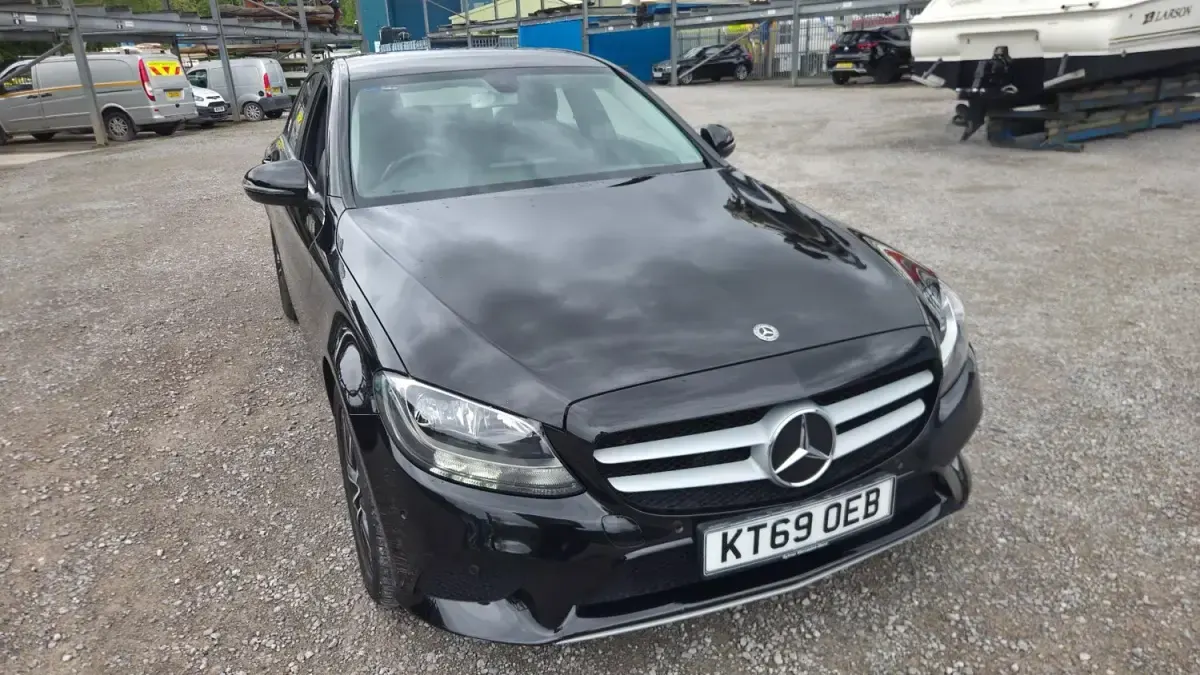 Używany Mercedes C200 SE 2019 Czarny Sedan/Limuzyna