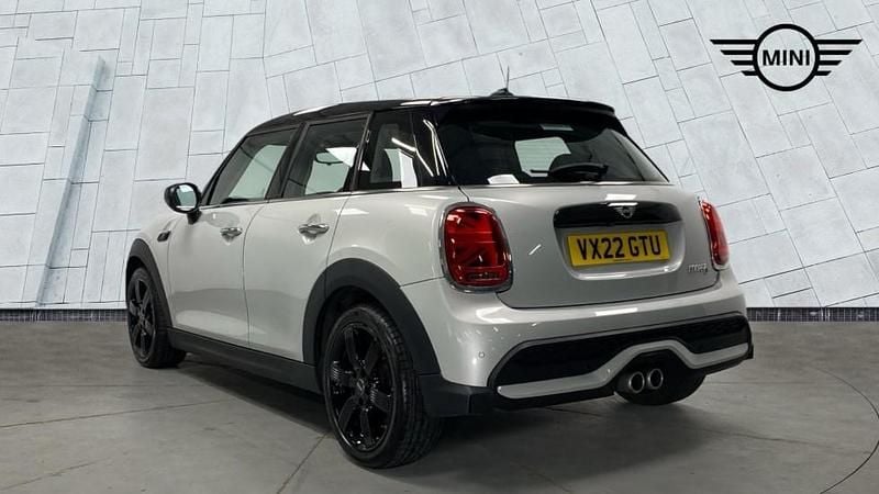 Usado Mini Cooper S Classic 176 HP (129 kW) 2022 Prateado Citadino
