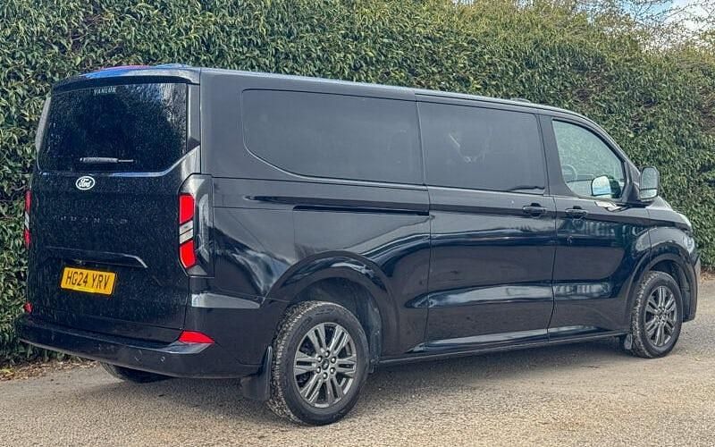 Used Ford Tourneo Titanium 136 HP (100 kW) 2025 MPV