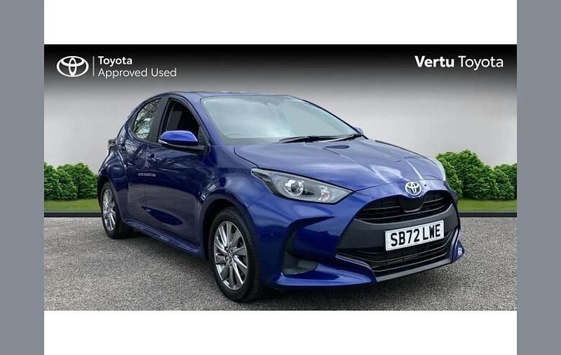 Used Toyota Yaris Hybrid 116 HP (85 kW) 2023 Blue Hatchback