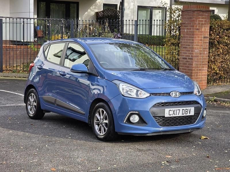 Used Hyundai i10 Premium 83 HP (61 kW) 2017 Blue Hatchback