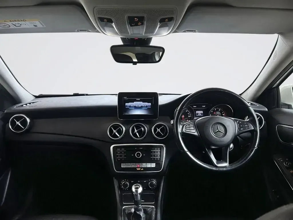 Usado Mercedes GLA200 SE 156 HP (114 kW) 2018 Branco SUV
