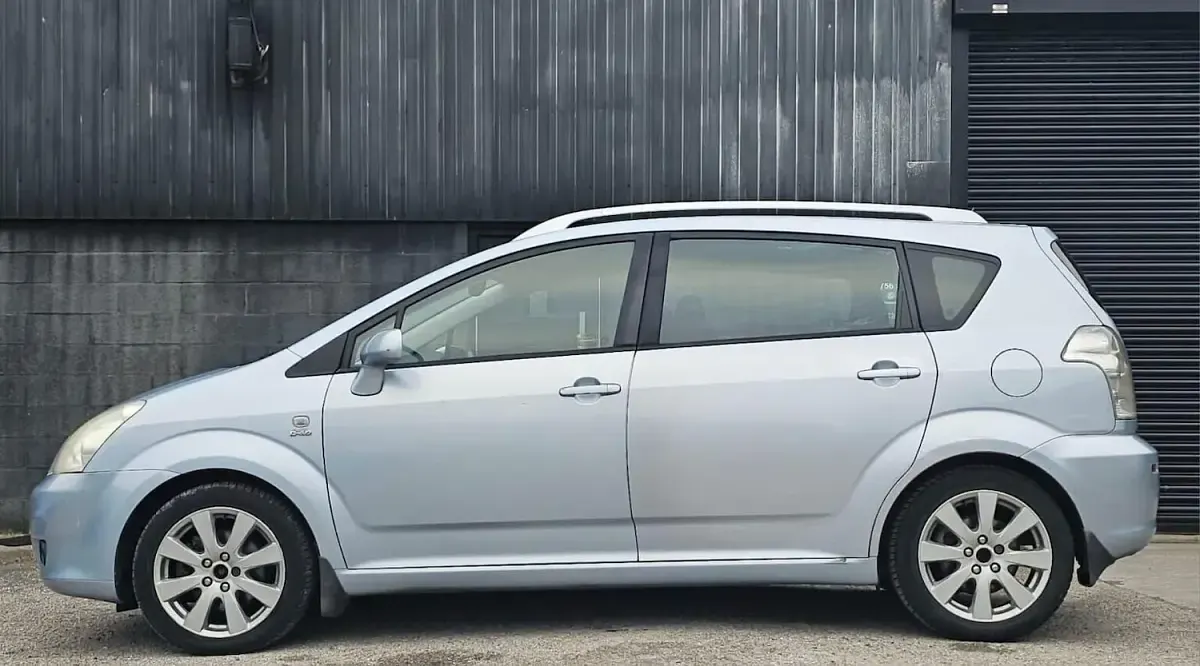 Used Toyota Corolla Verso 116 HP (85 kW) 2005 Blue MPV