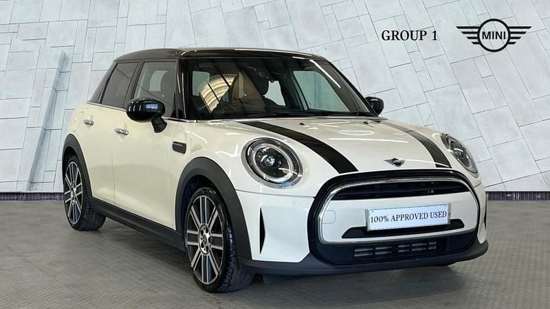 White Used 2022 Mini Cooper Exclusive Hatchback | £18,990 (A bit pricey) - Image 1/4