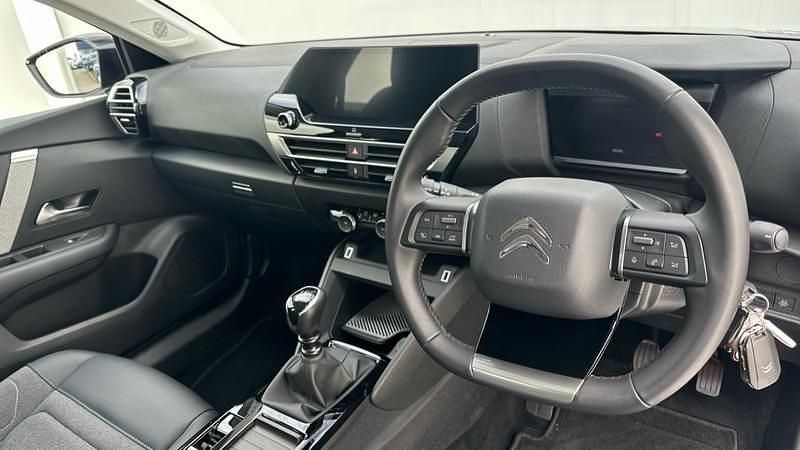 Used Citroën C4 PureTech 102 HP (75 kW) 2024 Blue SUV