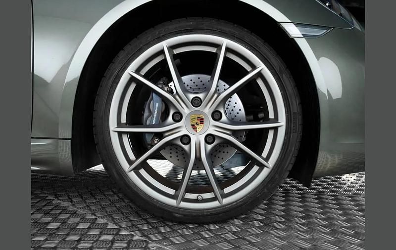 Used Porsche Boxster 296 HP (217 kW) 2020 Green Cabriolet