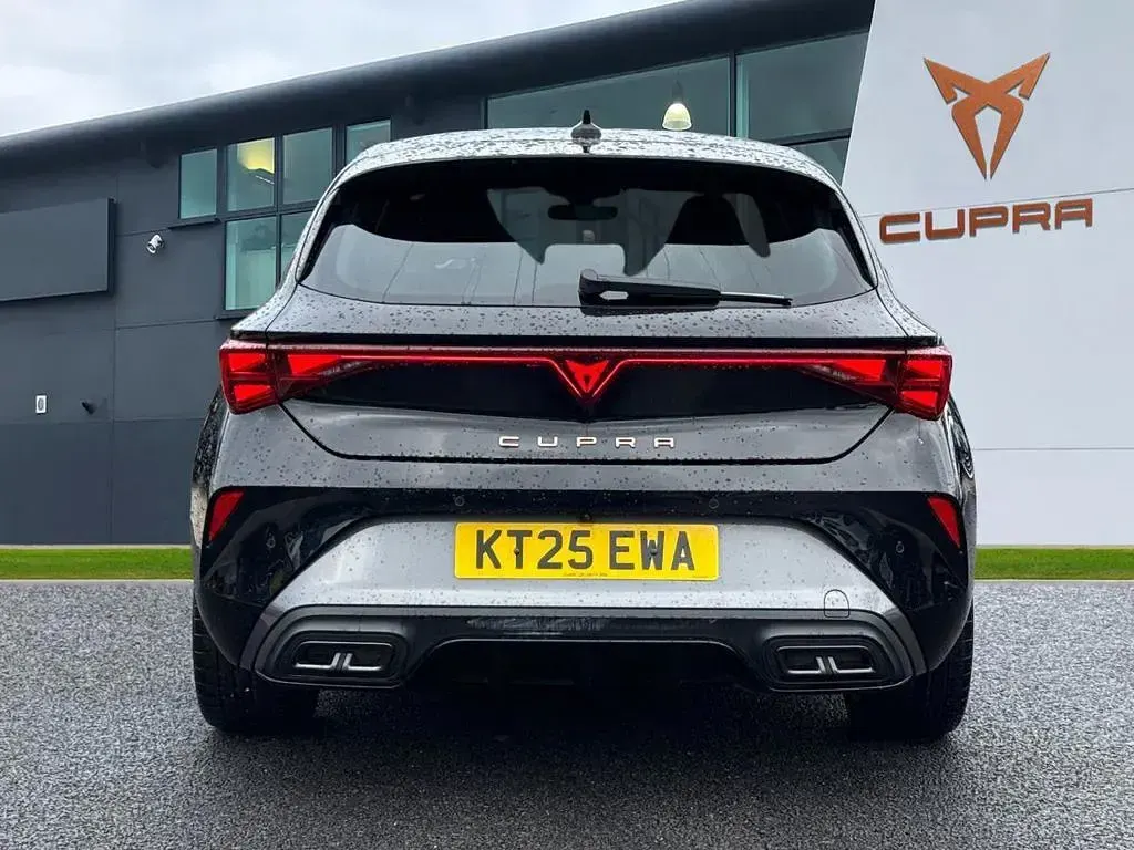 Used Cupra Leon 150 HP (110 kW) 2025 Black Hatchback