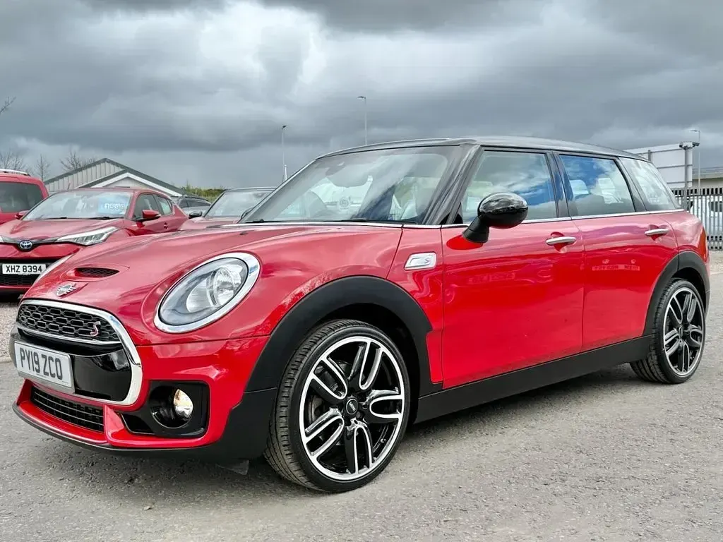 Used Mini Cooper Clubman Sport 192 HP (141 kW) 2019 Red Estate