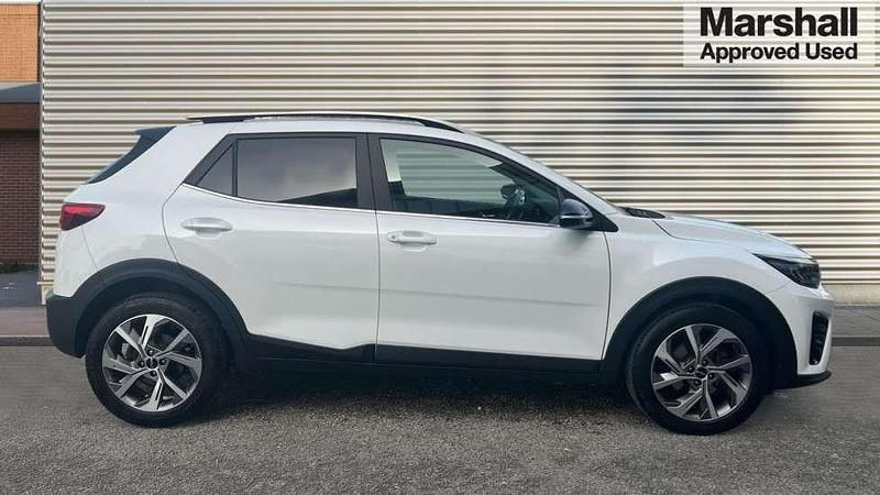 Used Kia Stonic GT-Line 100 HP (73 kW) 2024 White SUV