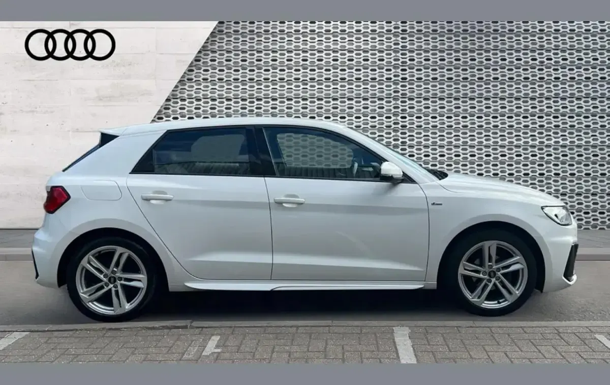 Begagnad Audi A1 S-Line 95 HK (69 kW) 2022 Vit SUV
