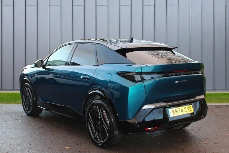 Used Peugeot e-3008 GT 152 kW (207 HP) 2024 Blue SUV