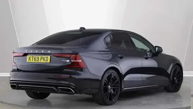 Usado Volvo S60 R-Design 250 HP (183 kW) 2020 Cinzento Sedan