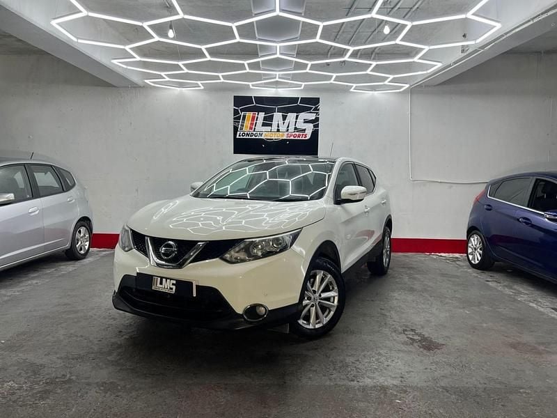 Used Nissan Qashqai Acenta Premium 2014 White SUV