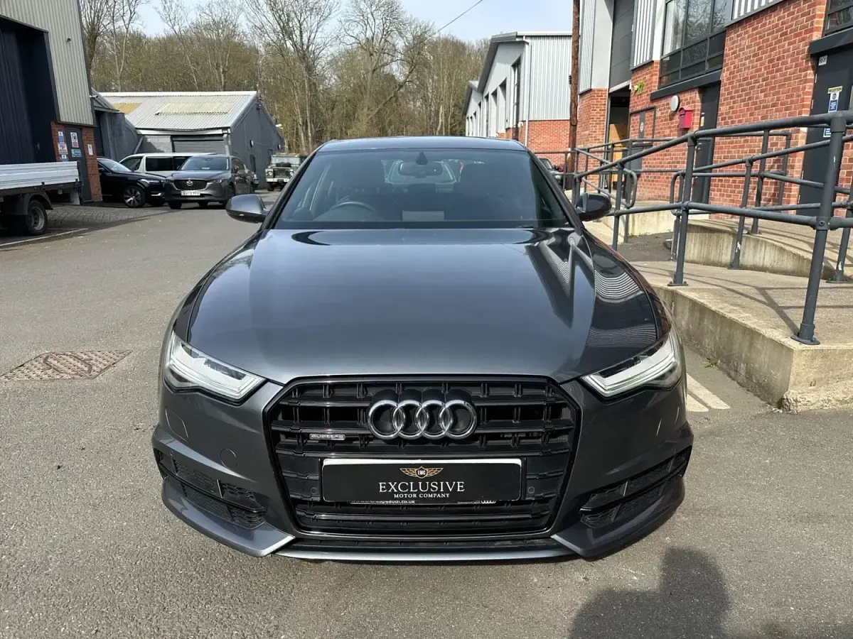 Begagnad Audi A6 S-Line 190 HK (139 kW) 2017 Grå Sedan