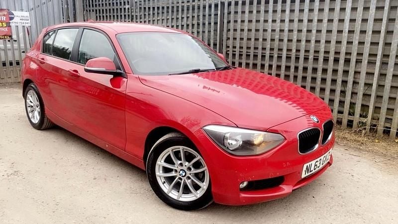Used BMW 118 2013 Red Hatchback