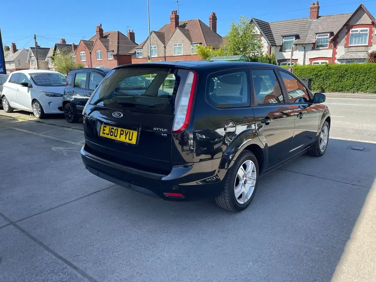Used Ford Focus Style 99 HP (72 kW) 2010 Black Estate