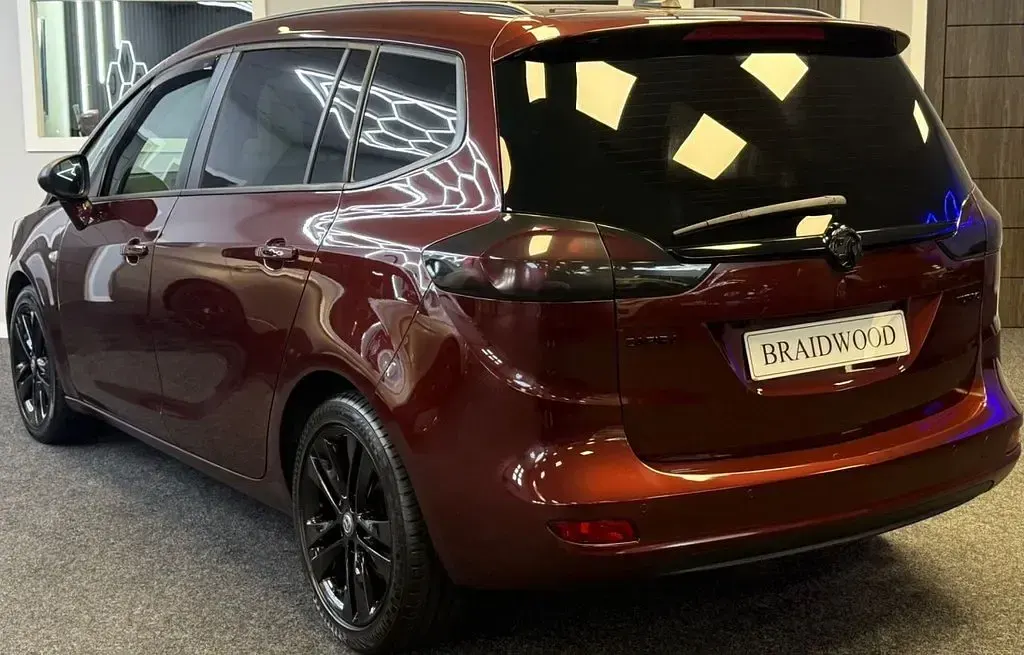 Used Vauxhall Zafira SRi 140 HP (102 kW) 2018 Red MPV