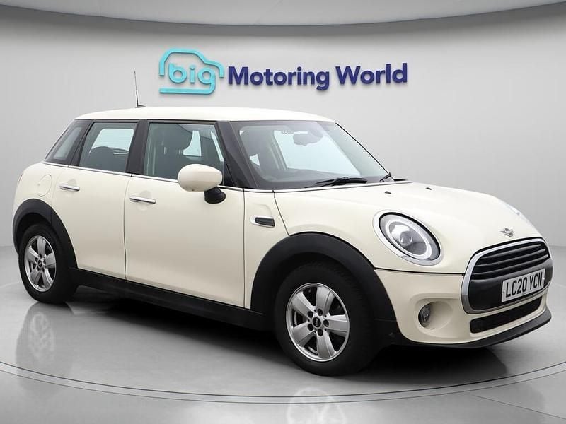 White Used 2020 Mini Cooper Classic Hatchback | £9,400 (Fair price) - Image 1/4