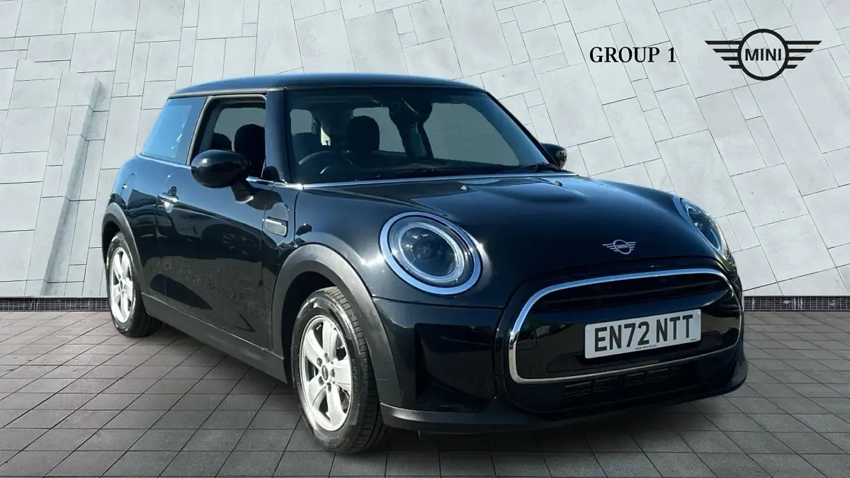 Begagnad Mini Cooper Classic 136 HK (100 kW) 2023 Svart Halvkombi
