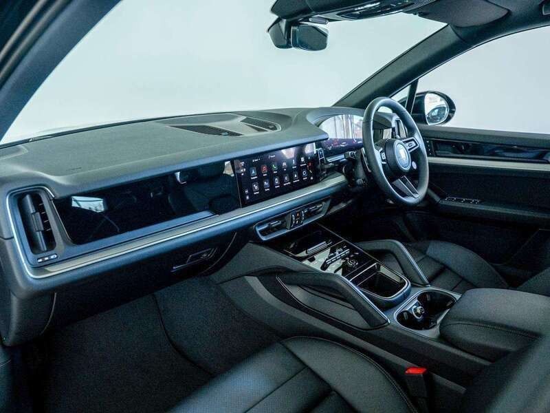 Used Porsche Cayenne 349 HP (256 kW) 2025 Black SUV