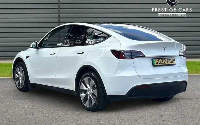Used Tesla Model Y Long Range AWD 286 kW (389 HP) 2025 SUV
