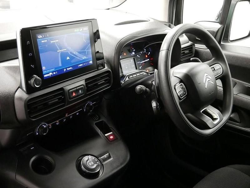 Used Citroën Berlingo 130 HP (95 kW) 2022 Grey MPV