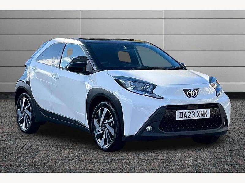 White Used 2023 Toyota Aygo X SUV | £13,695 - Image 1/2