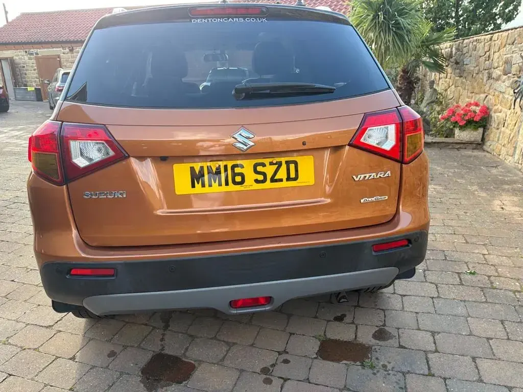 Used Suzuki Vitara SZ5 120 HP (88 kW) 2016 Orange SUV