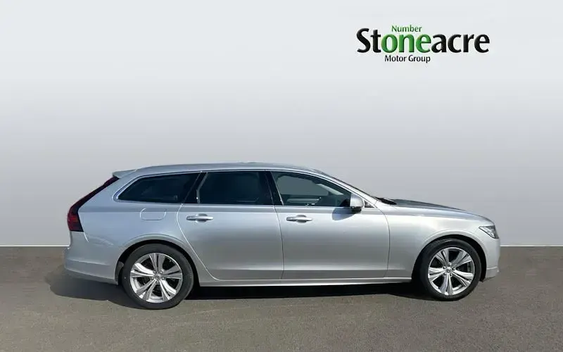 Used Volvo V90 Momentum 197 HP (144 kW) 2021 Estate