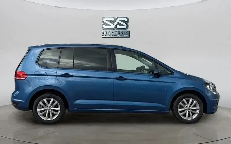 Used VW Touran Family 116 HP (85 kW) 2019 Blue MPV