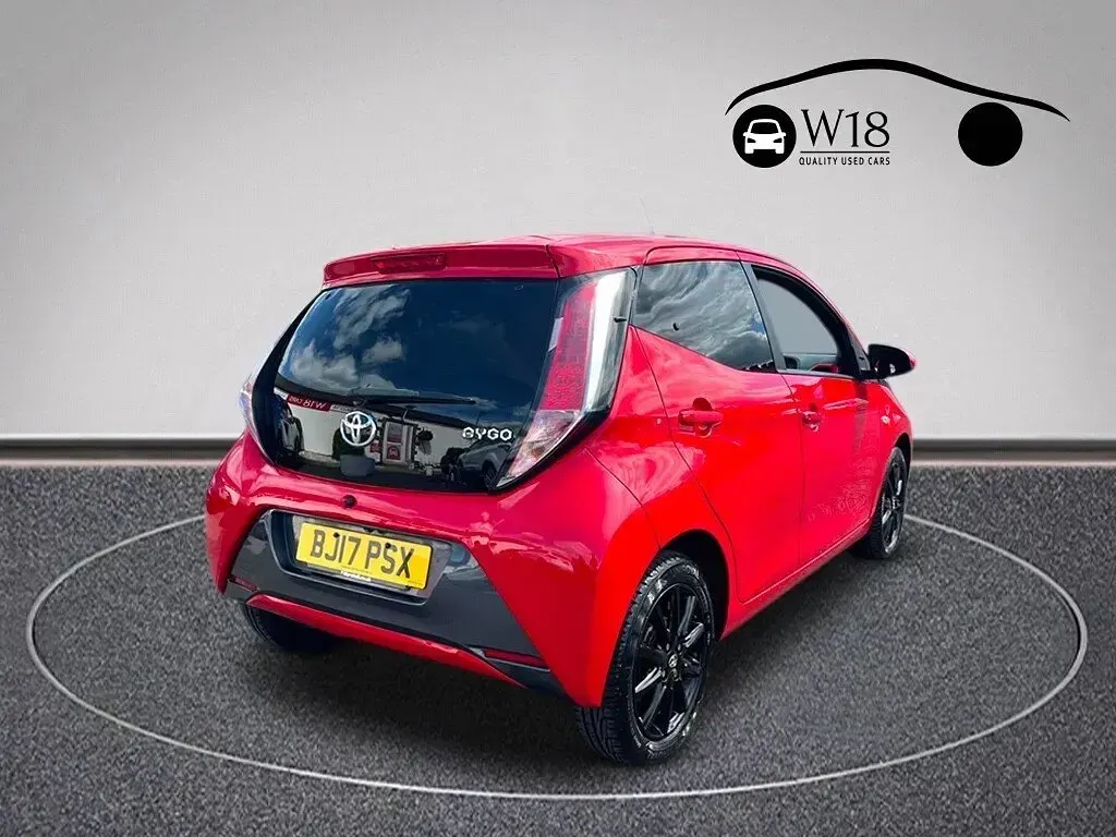 Used Toyota Aygo x-style 68 HP (50 kW) 2017 Red Hatchback