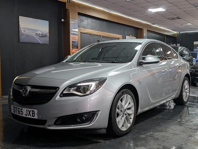 Used Vauxhall Insignia SRi 140 HP (102 kW) 2016 Silver Hatchback