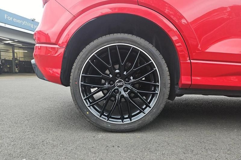 Used Audi Q2 Black Edition 150 HP (110 kW) 2020 Red SUV