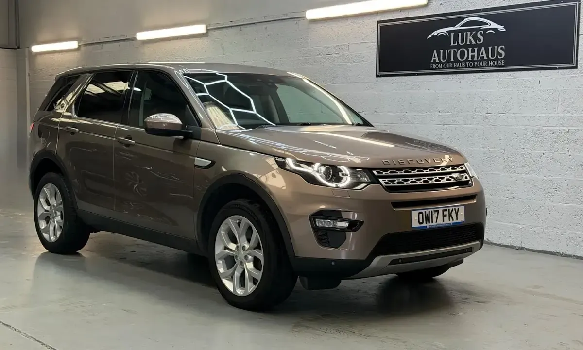 Used Land Rover Discovery 5 HSE 2017 Brown SUV