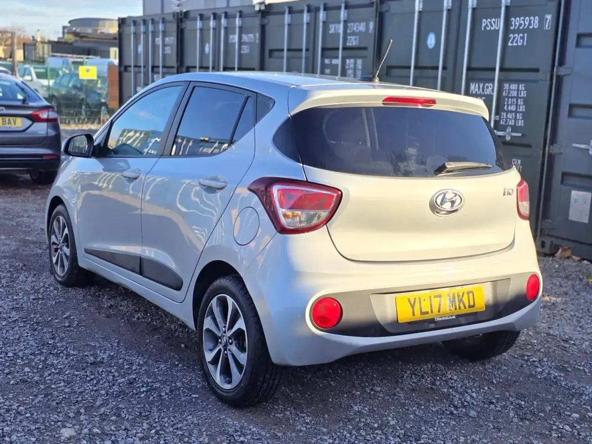 Begagnad Hyundai i10 Premium SE 87 HK (63 kW) 2017 Silver Halvkombi