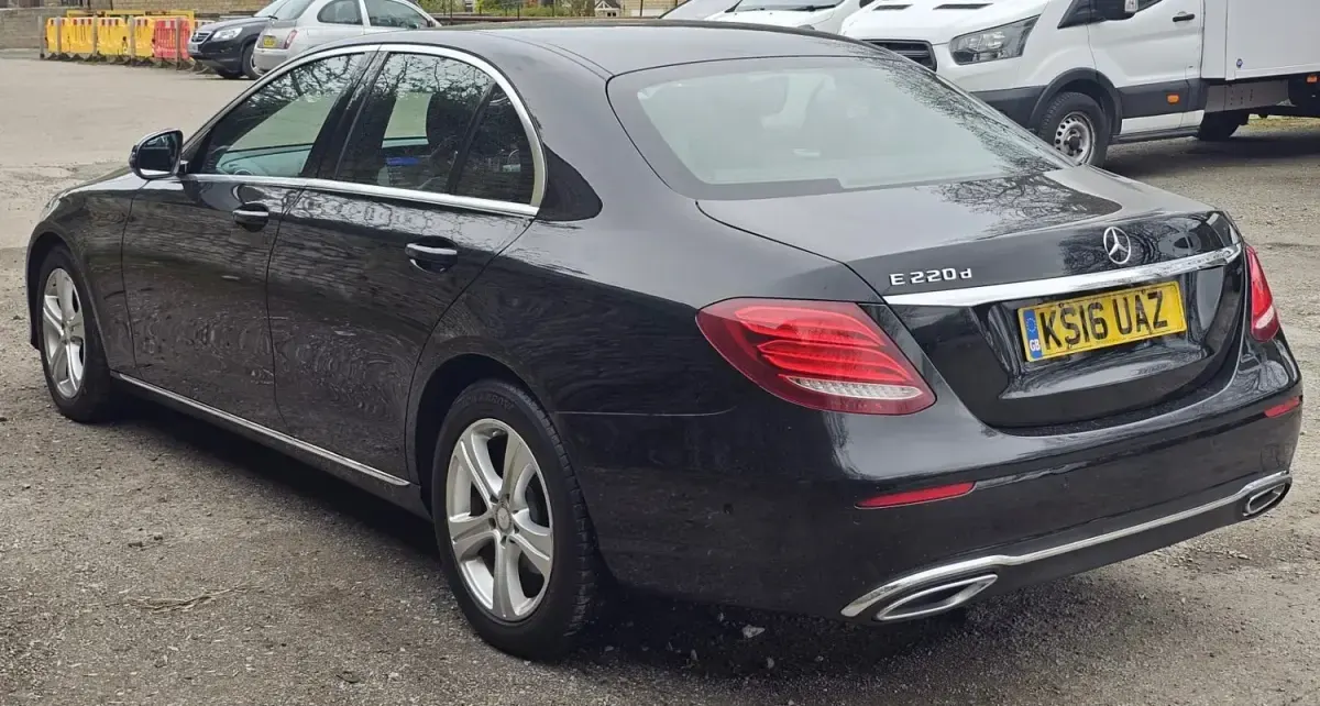 Begagnad Mercedes E220 SE 2016 Svart Sedan