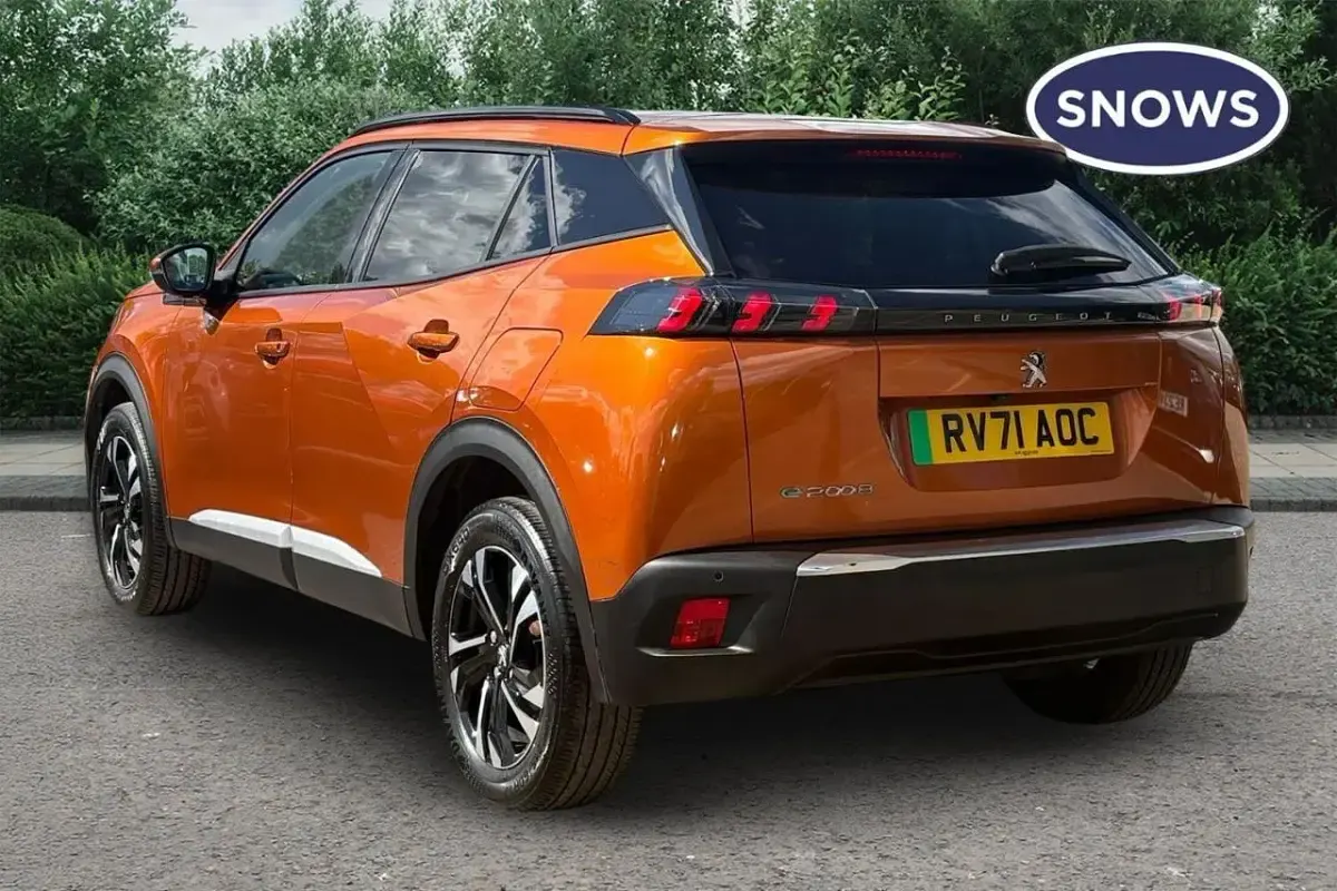 Used Peugeot e-2008 Allure 100 kW (136 HP) 2021 Orange SUV