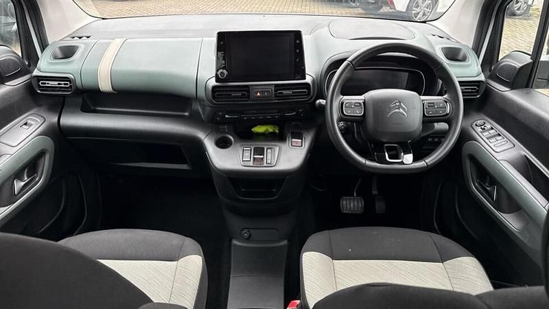 Used Citroën e-Berlingo XTR 98 kW (134 HP) 2022 White MPV
