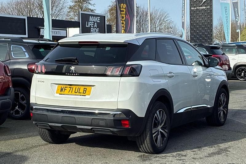 Used Peugeot 3008 Allure Premium 129 HP (94 kW) 2021 White SUV