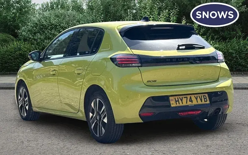 Used Peugeot 208 Allure 101 HP (74 kW) 2024 Yellow Hatchback